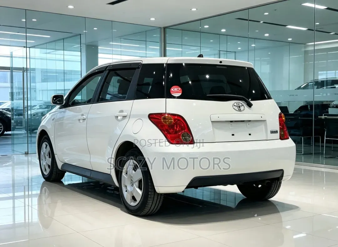Toyota IST 2004 White