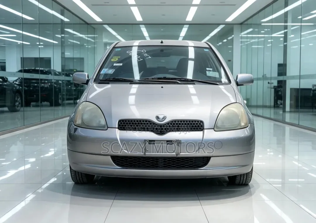 Toyota Vitz 2001 Silver