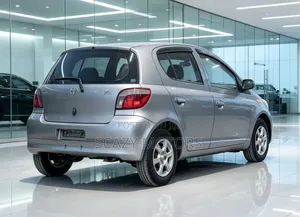 Toyota Vitz 2001 Silver