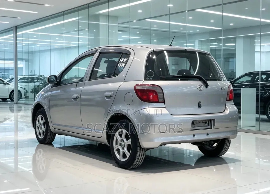Toyota Vitz 2001 Silver