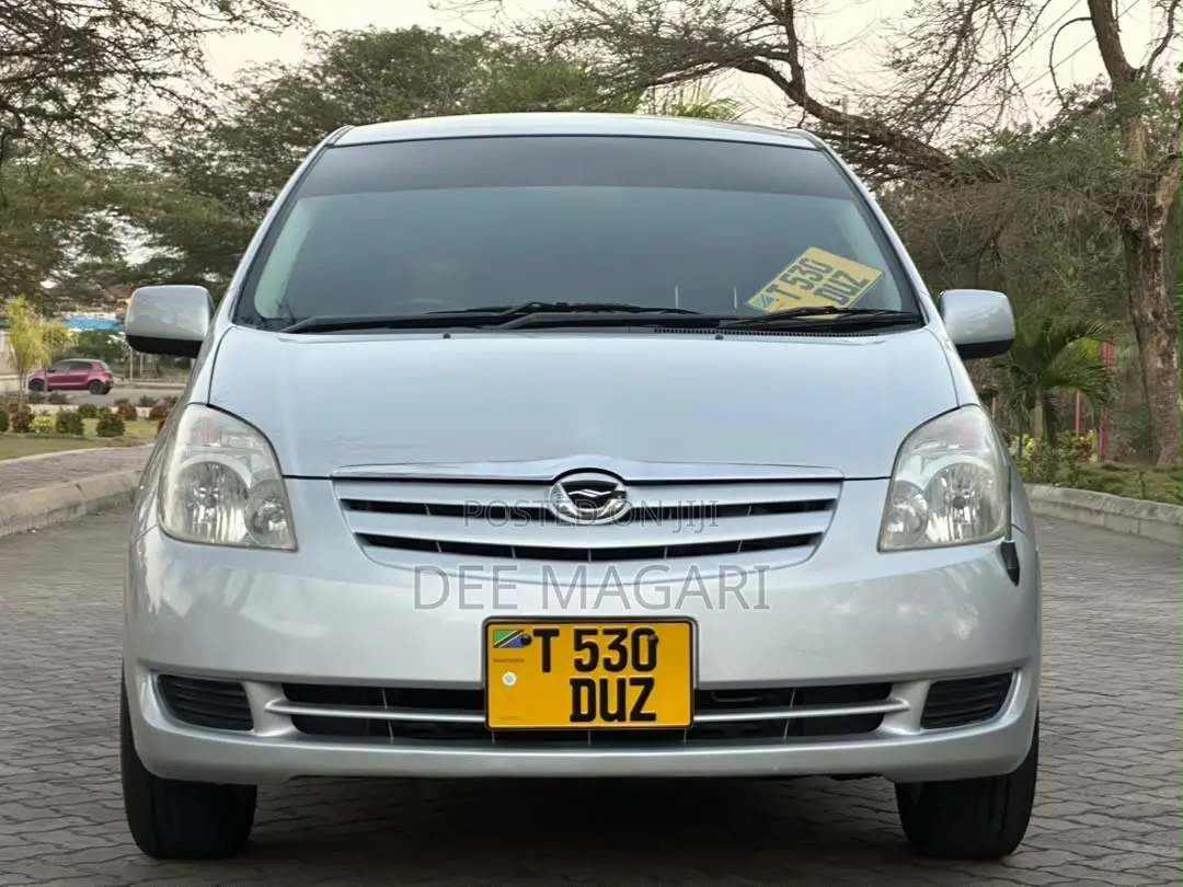 Toyota Corolla Spacio 2004 Silver