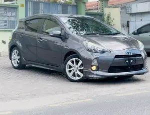 Toyota Aqua 2014 Gray