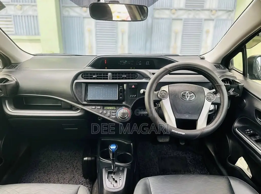 Toyota Aqua 2014 Gray