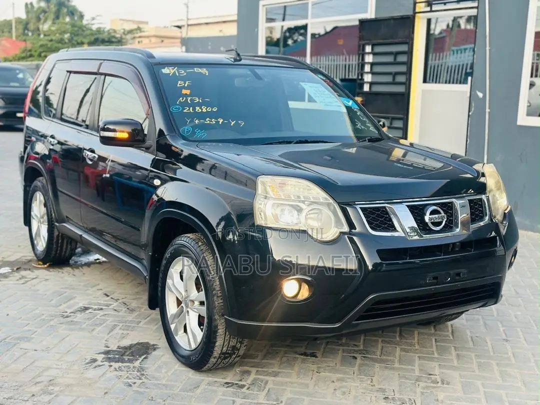 Nissan X-Trail 2.0 Petrol XE 2011 Black