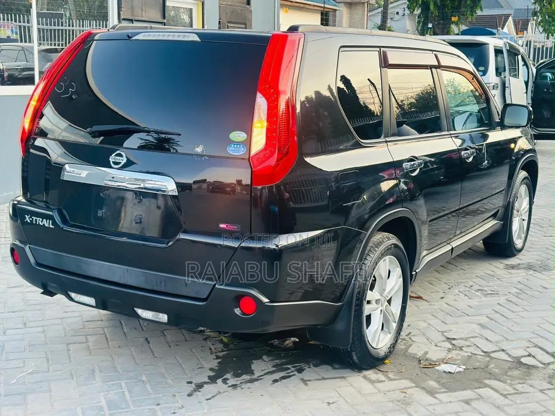 Nissan X-Trail 2.0 Petrol XE 2011 Black