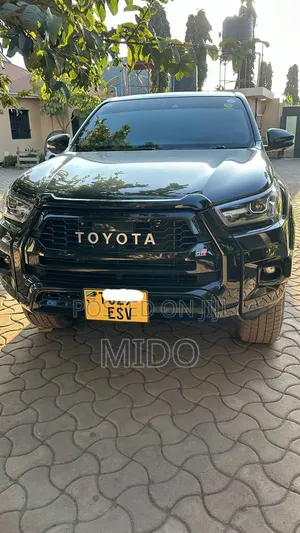 Toyota Hilux 2022 Black