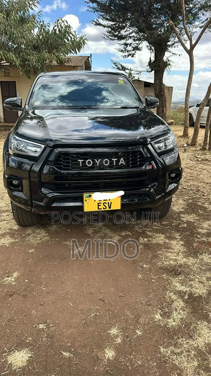 Toyota Hilux 2022 Black