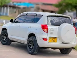 Toyota RAV4 2009 Off white