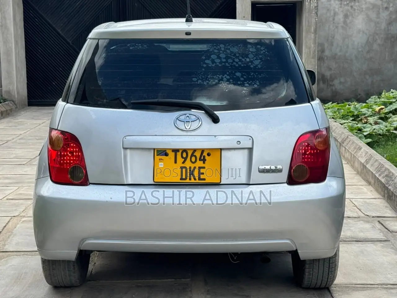 Toyota IST 2004 Silver