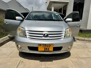 Toyota IST 2004 Silver