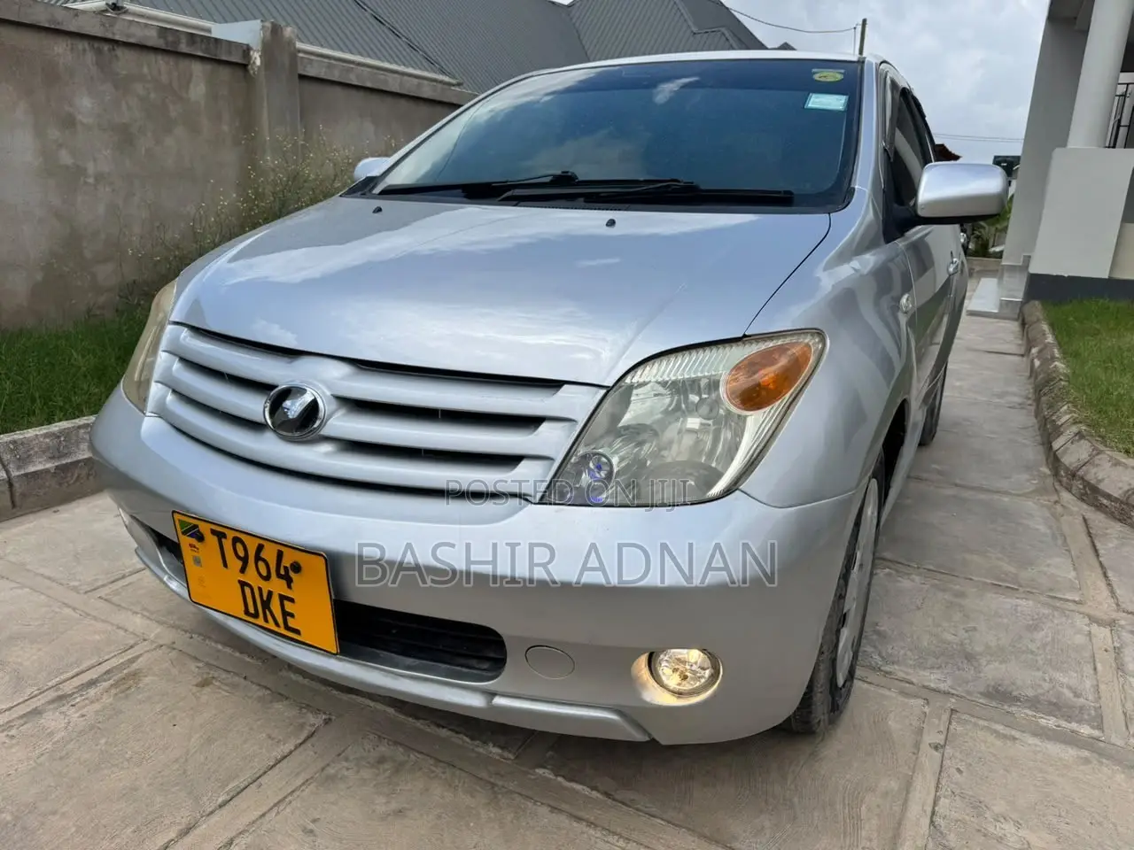 Toyota IST 2004 Silver