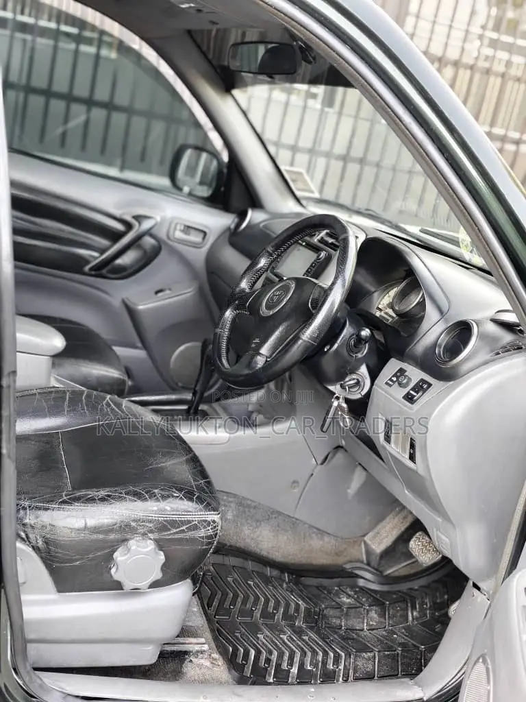 Toyota RAV4 2008 Green