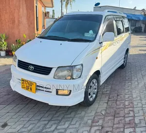 Toyota Noah 2001 White