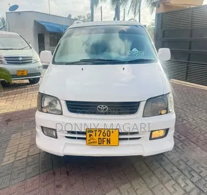 Toyota Noah 2001 White