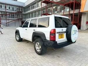 Nissan Patrol 3.0 TD GL 2008 White
