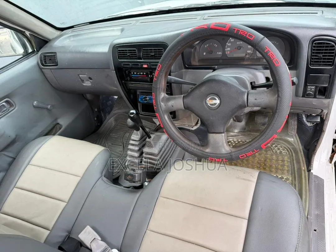 Nissan Hardbody 2008 White