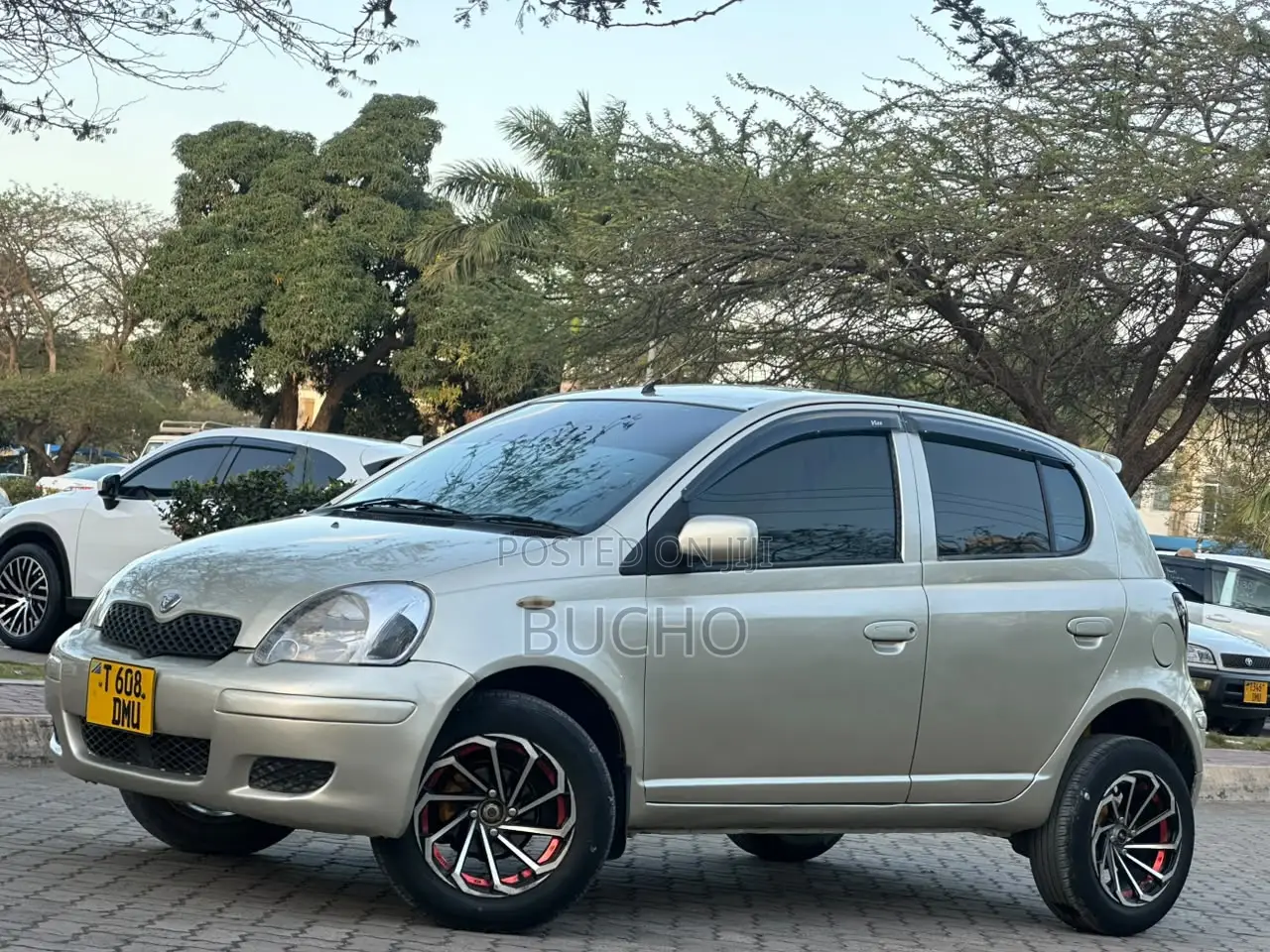 Toyota Vitz 2002 Gold