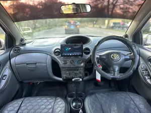Toyota Vitz 2002 Gold