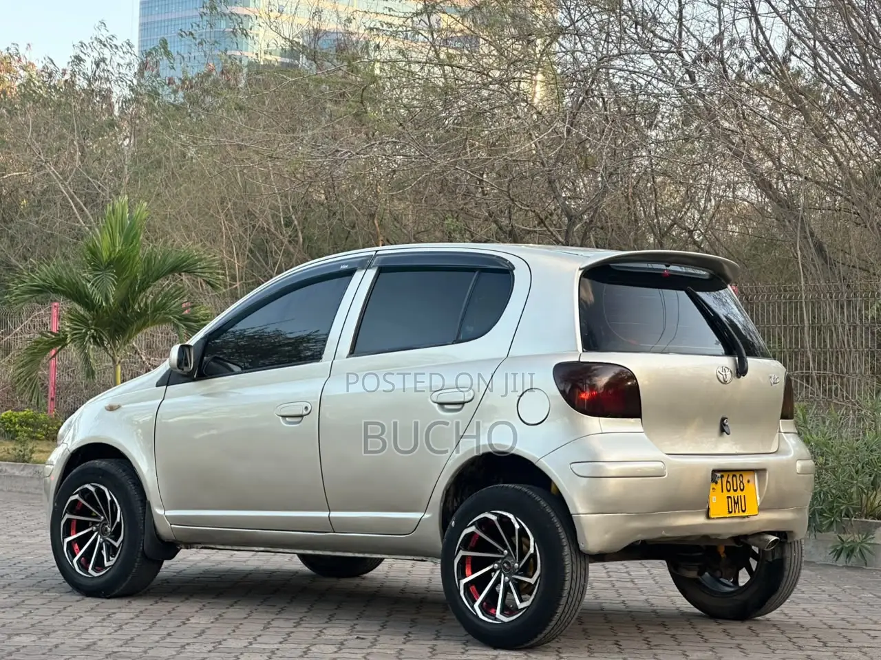 Toyota Vitz 2002 Gold