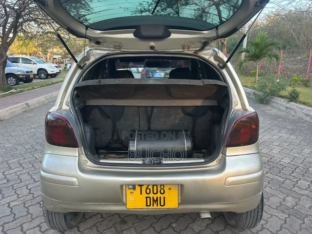 Toyota Vitz 2002 Gold