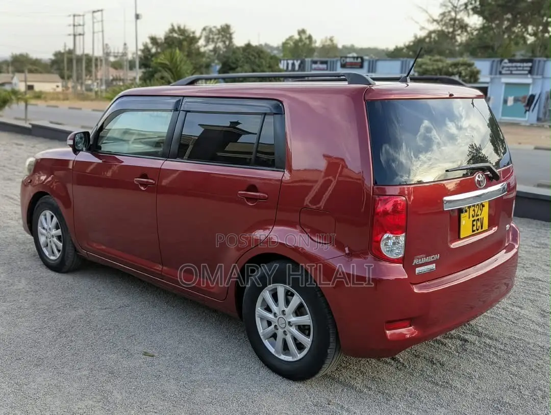 Toyota Corolla Rumion 2008 Red