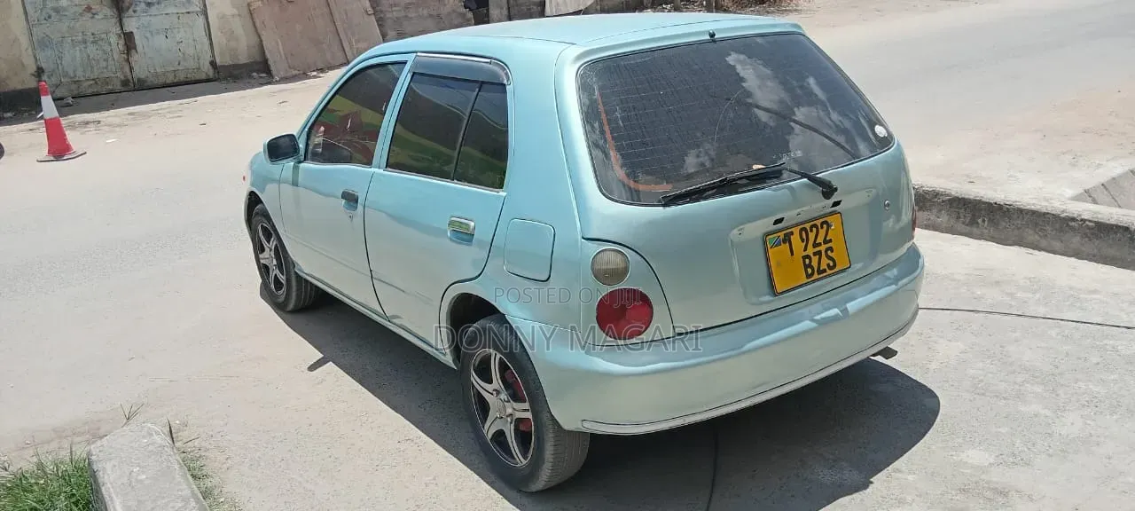Toyota Starlet 2001 Blue