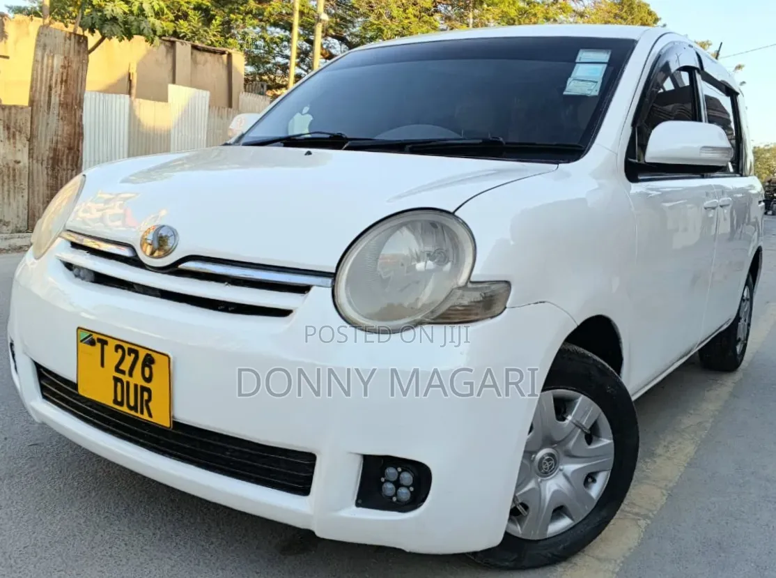 Toyota Sienta 2006 White