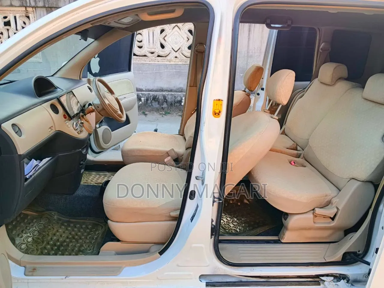Toyota Sienta 2006 White