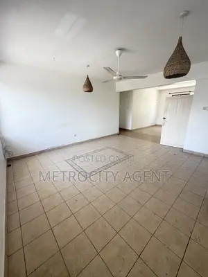 3bdrm Apartment in Metro Estate, Oyster Bay for rent