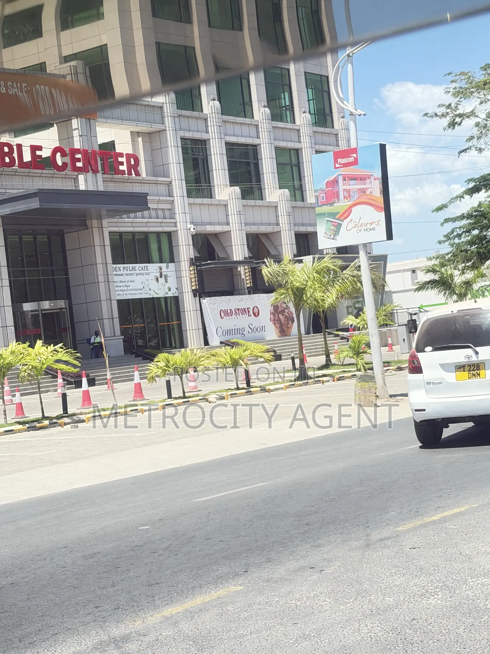 3bdrm Apartment in Metro Estate, Oyster Bay for rent