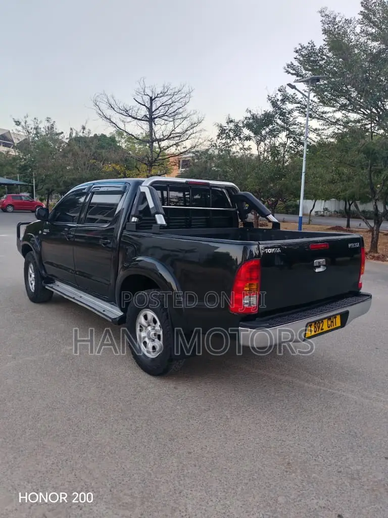 Toyota Hilux 2007 Black