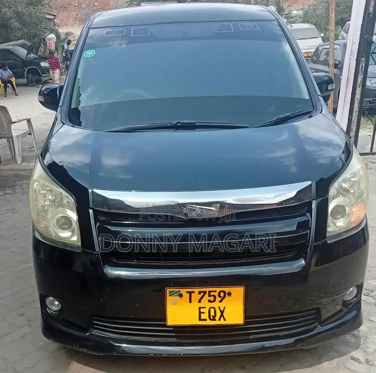 Toyota Noah 2.0 143hp AWD (8 Seater) 2008 Black