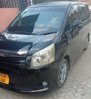 Toyota Noah 2.0 143hp AWD (8 Seater) 2008 Black