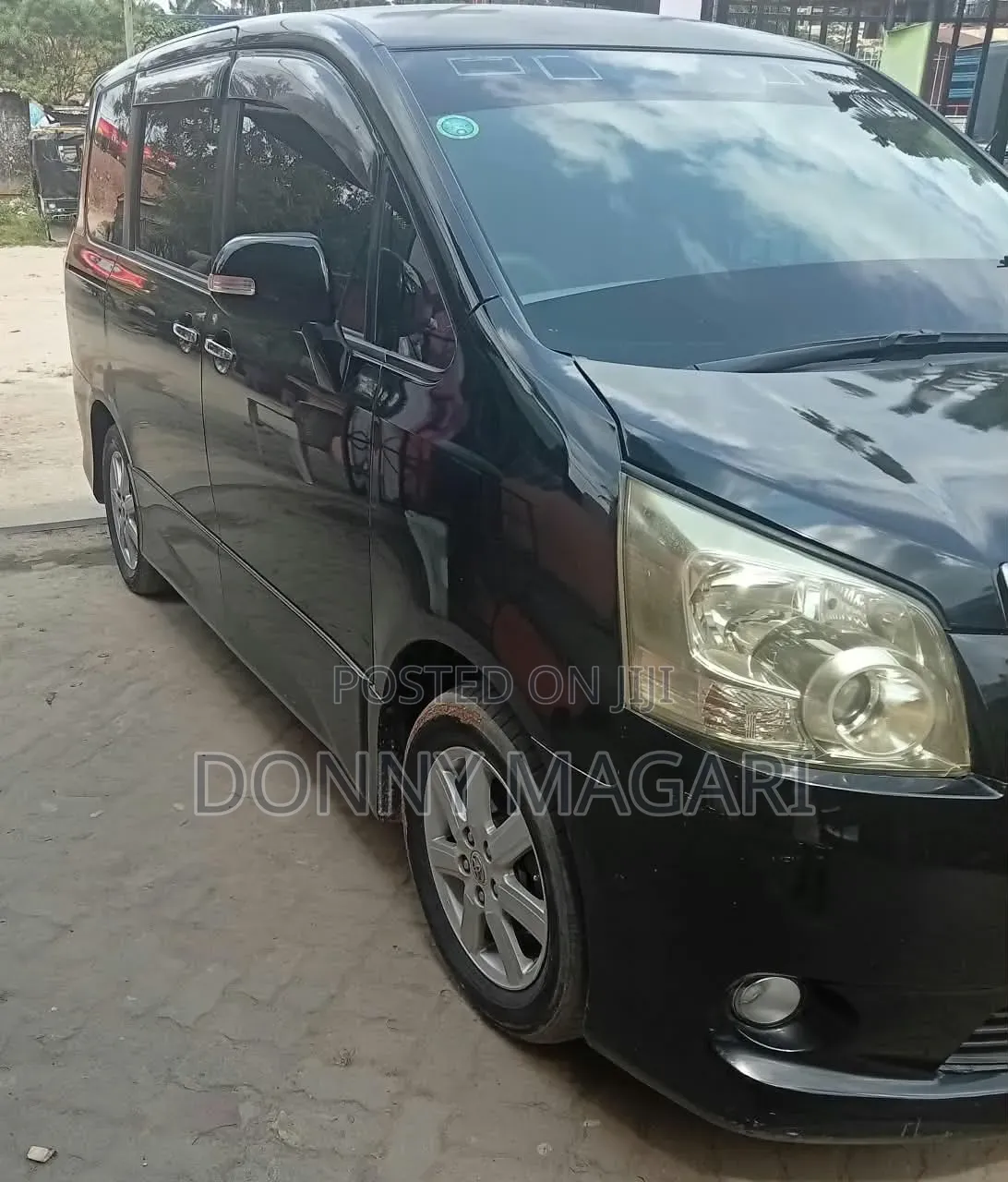 Toyota Noah 2.0 143hp AWD (8 Seater) 2008 Black