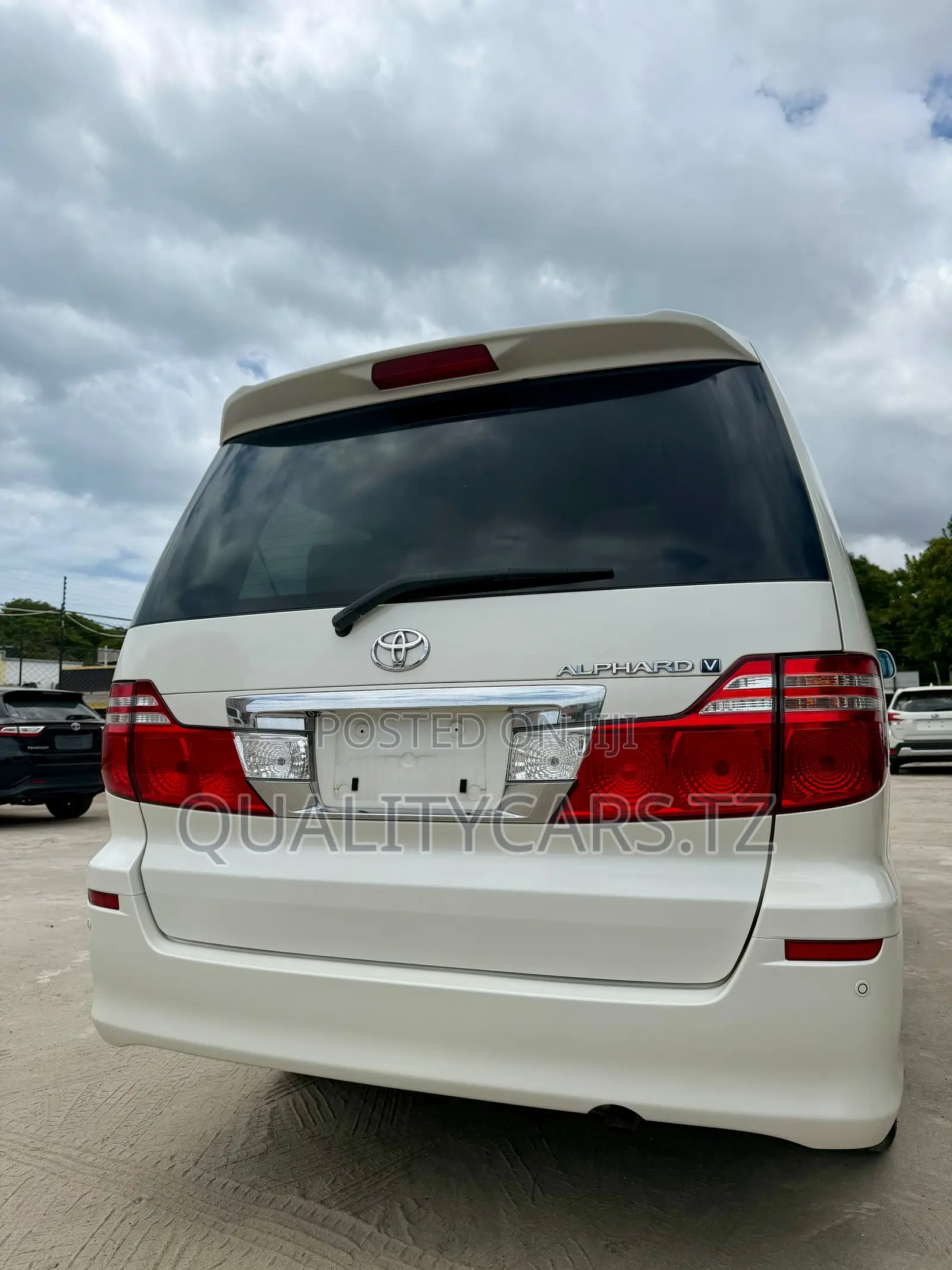 Toyota Alphard 2006 White