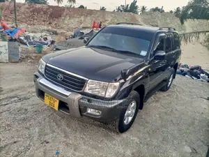 Toyota Land Cruiser HDJ 100 2001 Blue
