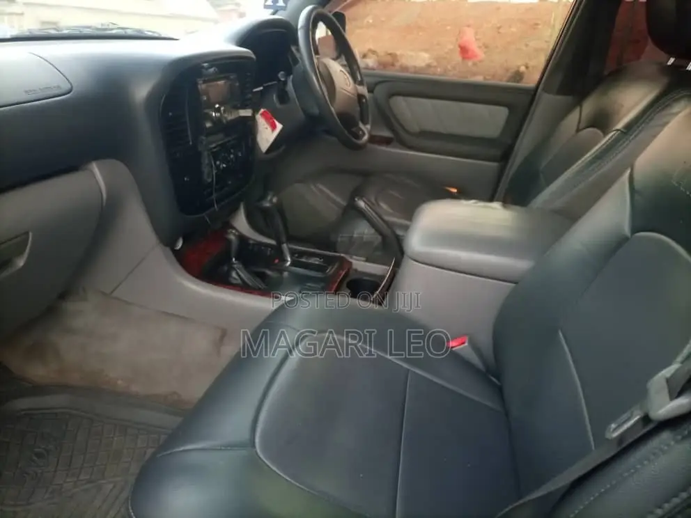 Toyota Land Cruiser HDJ 100 2001 Blue