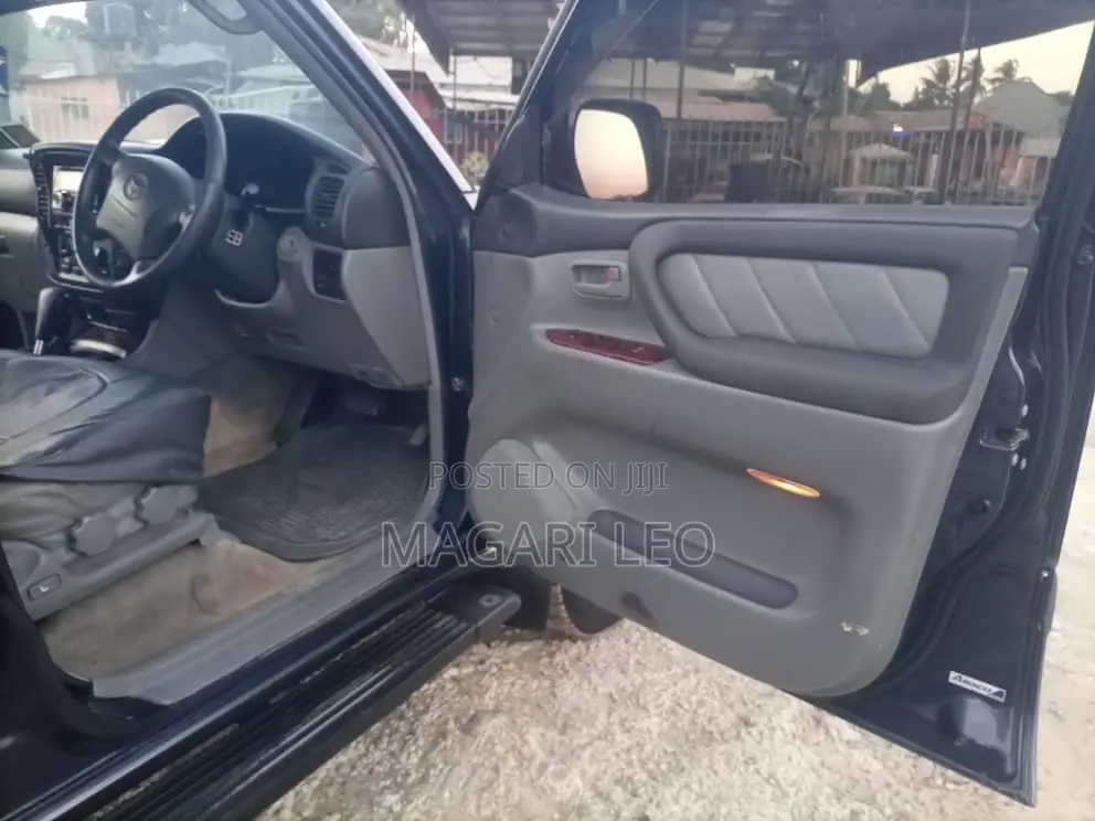 Toyota Land Cruiser HDJ 100 2001 Blue