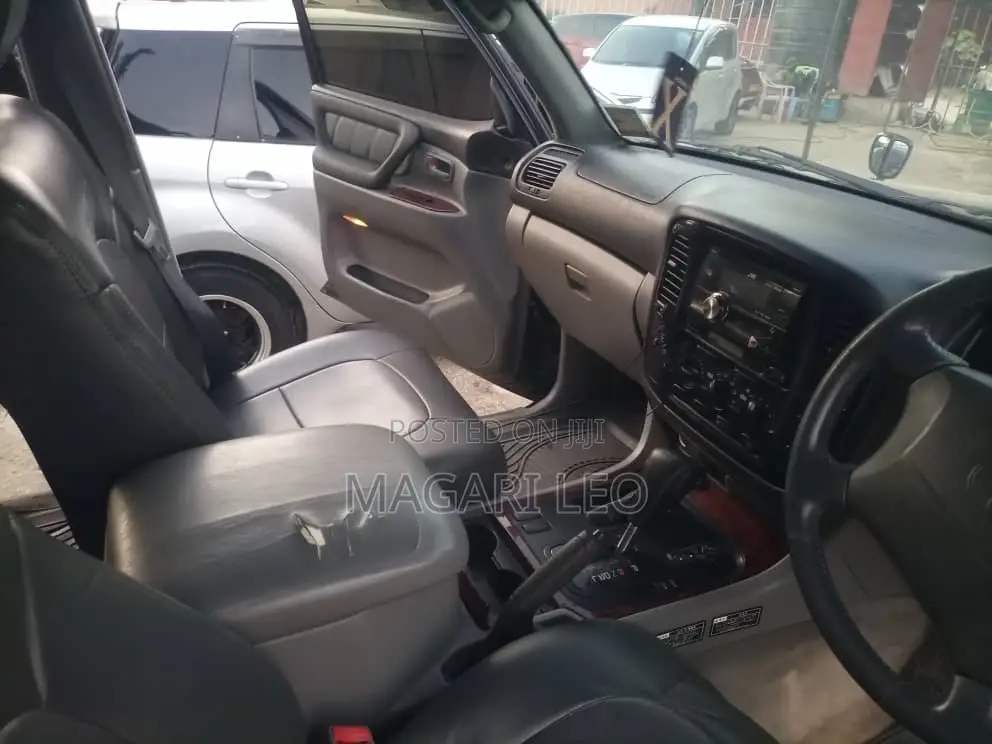 Toyota Land Cruiser HDJ 100 2001 Blue
