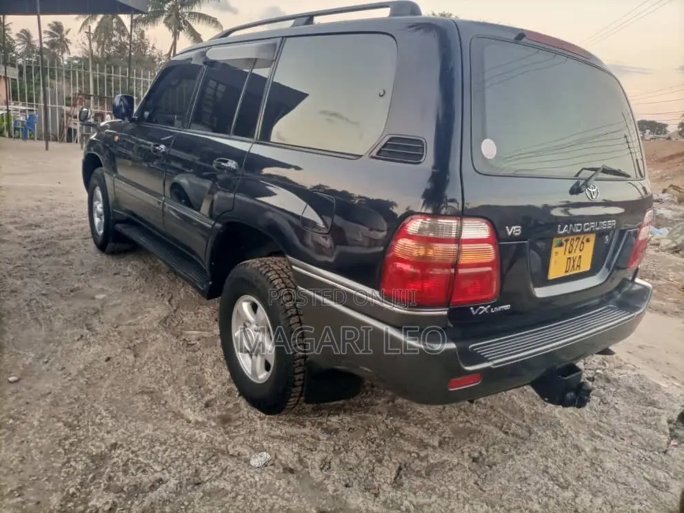 Toyota Land Cruiser HDJ 100 2001 Blue