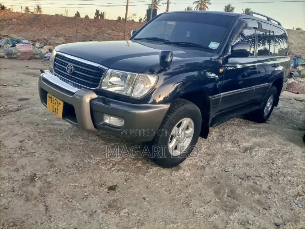Toyota Land Cruiser HDJ 100 2001 Blue