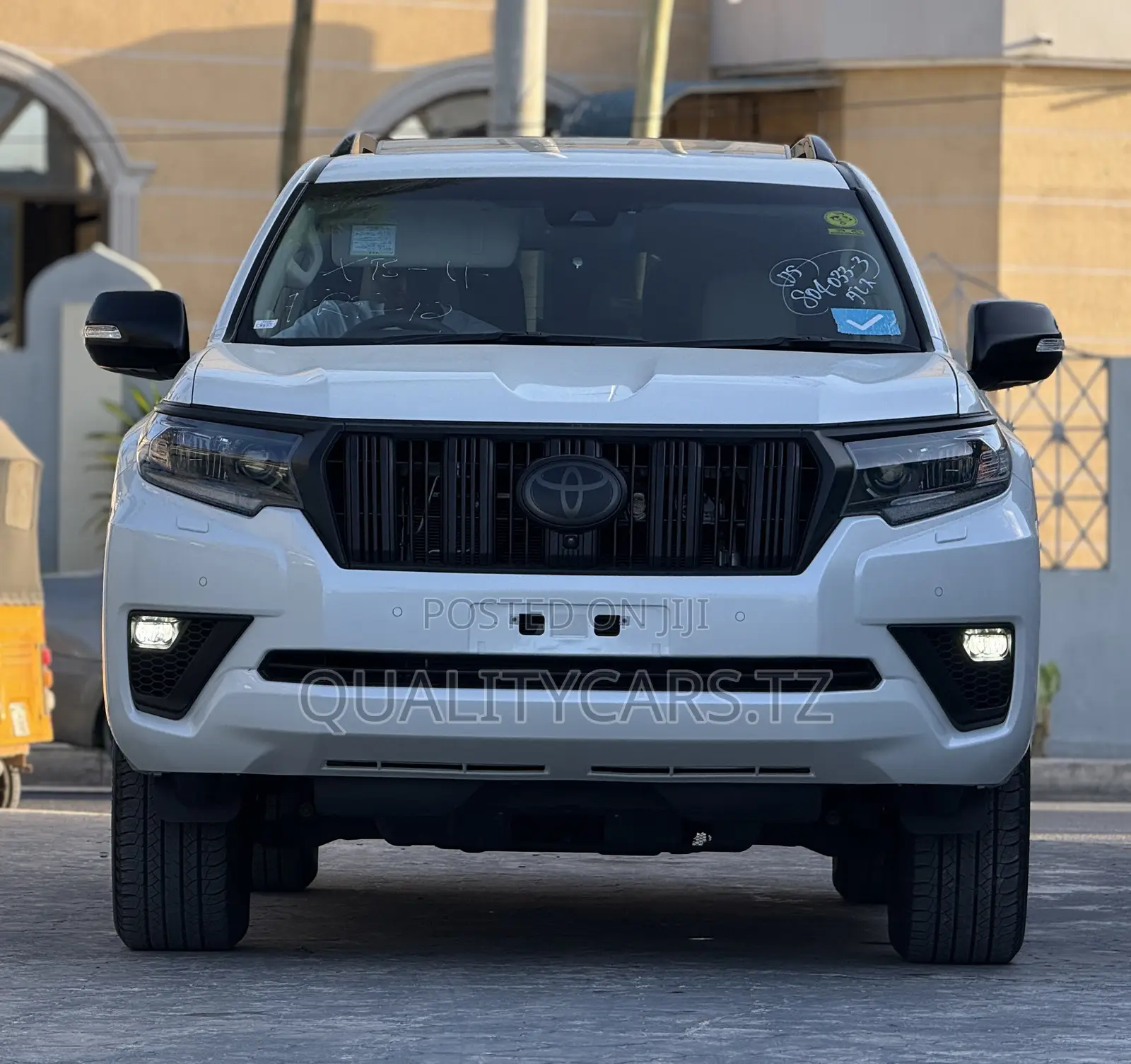 Toyota Land Cruiser Prado 2023 White