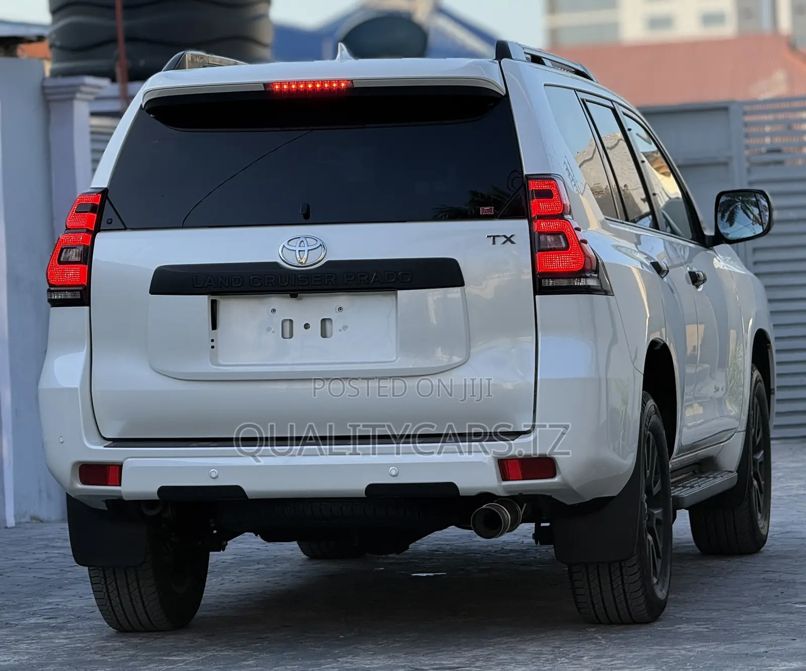 Toyota Land Cruiser Prado 2023 White