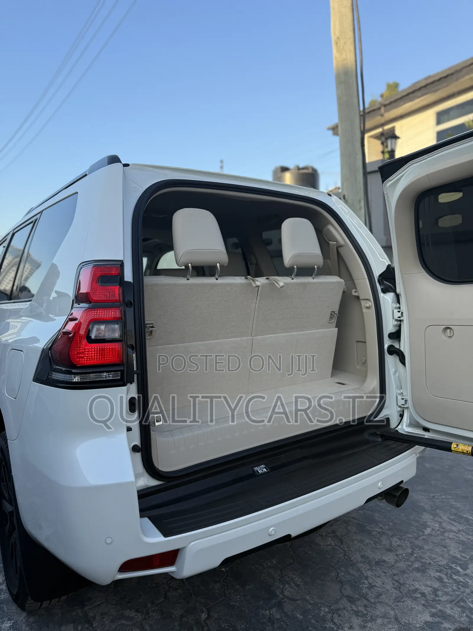 Toyota Land Cruiser Prado 2023 White