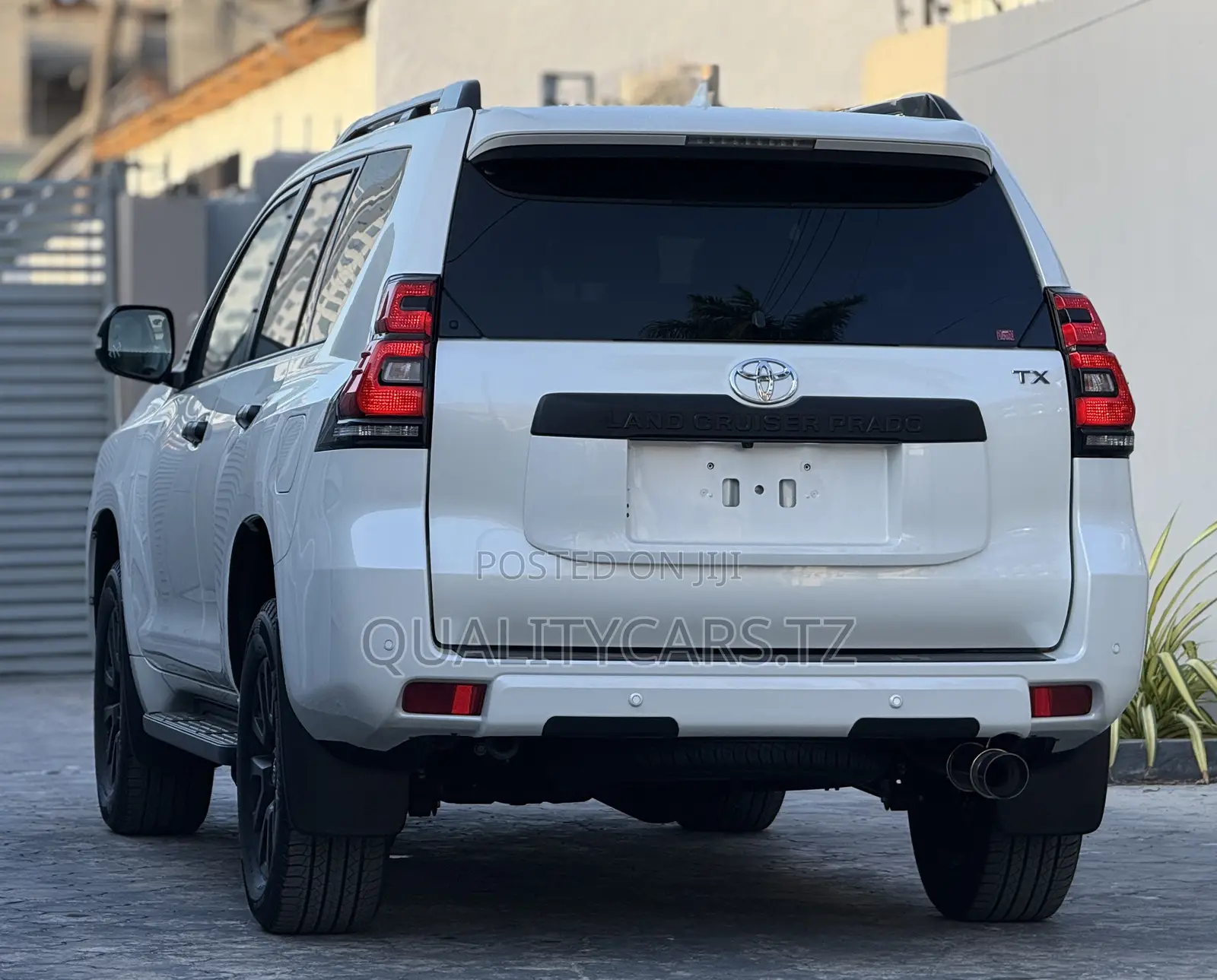 Toyota Land Cruiser Prado 2023 White