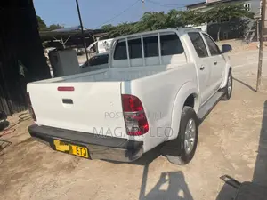 Toyota Hilux 3.0 D-4D 4x4 2013 White