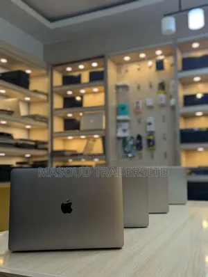 Laptop Apple MacBook Pro 2021 M1 16GB Apple M1 Pro SSD 512GB