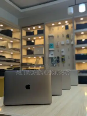 Laptop Apple MacBook Pro 2021 M1 16GB Apple M1 Pro SSD 512GB