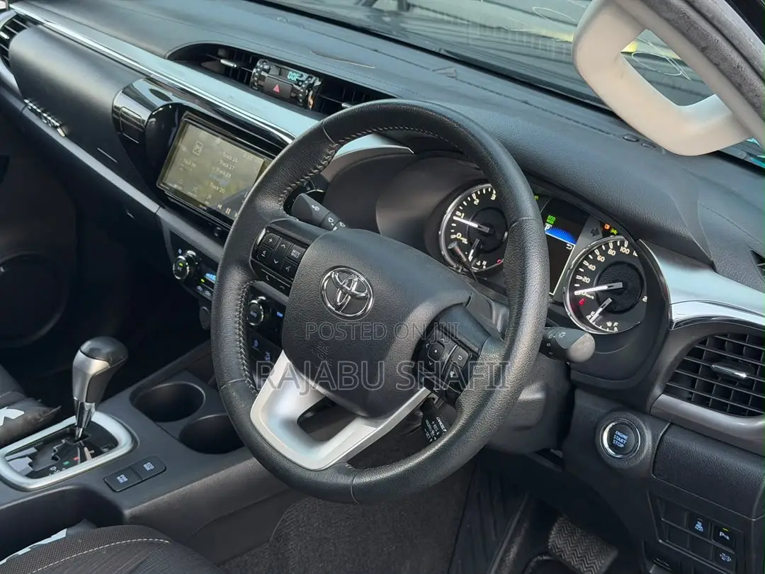 Toyota Hilux Revo Double Cab Deisel 2.8 AWD 2021 Black