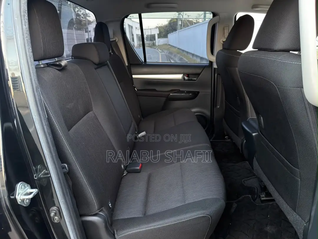 Toyota Hilux Revo Double Cab Deisel 2.8 AWD 2021 Black